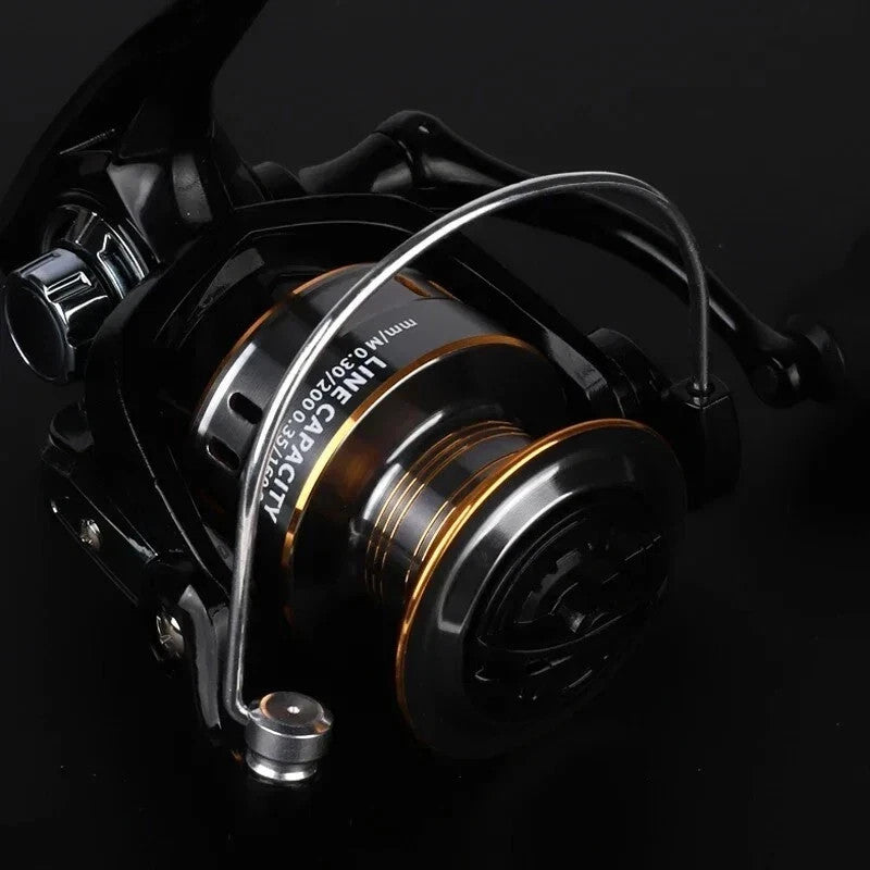 7000 Spinning Fishing Reel Ultra-Light 5.2:1 Gear Ratio 26LB Max Drag